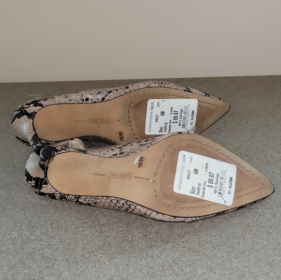 Vince Camuto Faux Beige Snake Skin Pumps Shoes - Picture 2 of 6